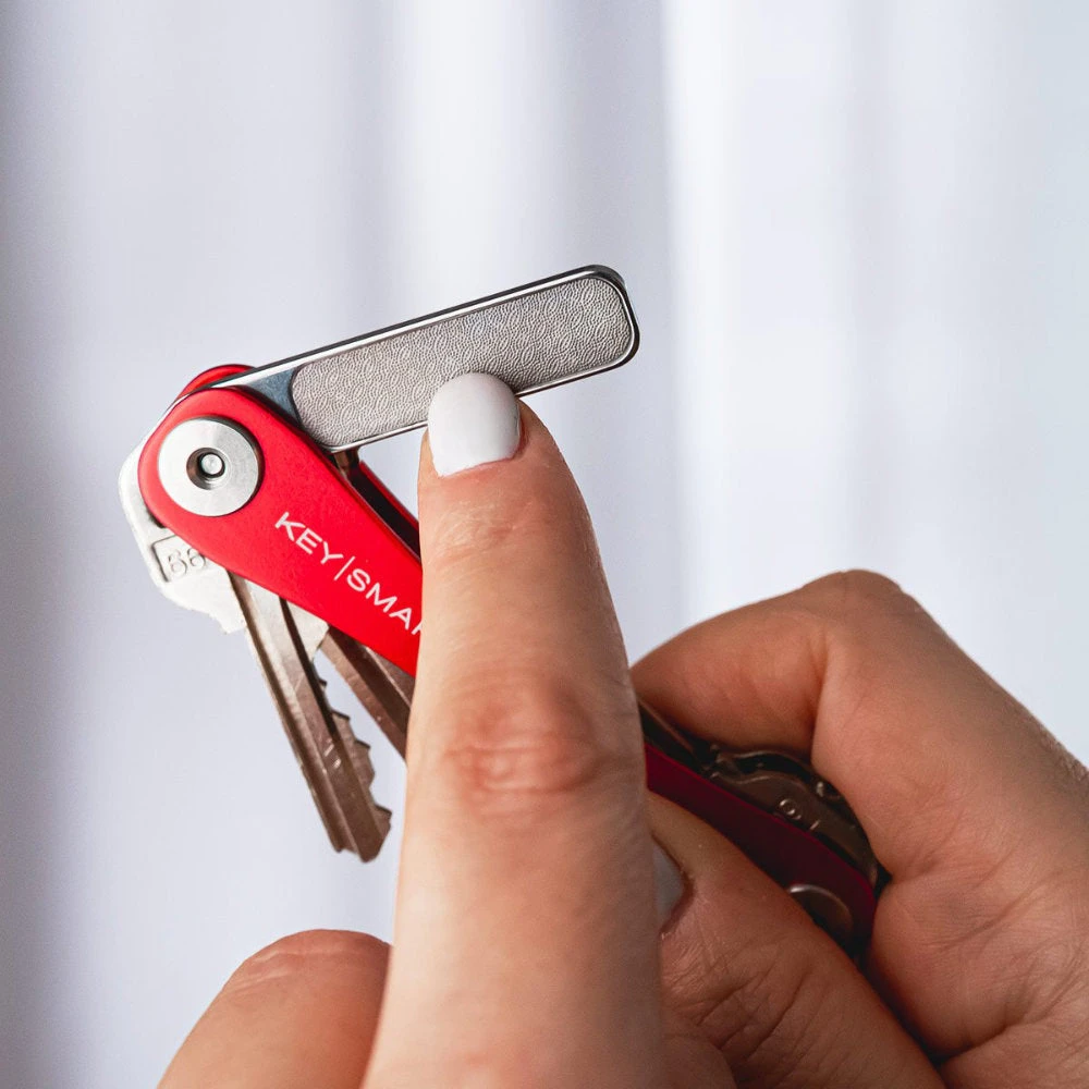 KeySmart NanoFile Keychain Nail File And Mirror 6 KeySmart NanoFile Keychain Nail File And Mirror - Image 4