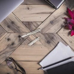 KeySmart Mini Knife 8 KeySmart Mini Knife -Professional Kitchen Tool Store KS815SS KeySmart Mini Knife on Desk