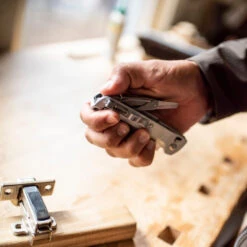 Leatherman FREE K4x Multipurpose Knife -Professional Kitchen Tool Store LT832660 Leatherman Free K4x In Hand Opening Scissors