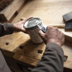 Leatherman FREE K4 Multipurpose Knife -Professional Kitchen Tool Store LT832664 Leatherman Free K4 Pry Tool in Use