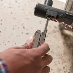 Leatherman Bond Multi-tool With Black Nylon Sheath -Professional Kitchen Tool Store LT832934 Leatherman Bond Multi Tool Phillips Screwdriver