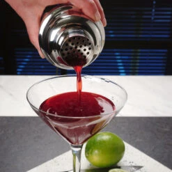Endurance Cocktail Shaker -Professional Kitchen Tool Store mshk pouring x1000 23bbf21e 5bf7 4287 9998 746eadbb14e7
