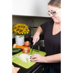 Endurance Pro-Style Onion Goggles, Pink 9 Endurance Pro-Style Onion Goggles, Pink -Professional Kitchen Tool Store ritearpk inuse x1000 36a0b617 19ac 461f a771 02f9791369a1